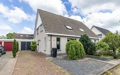 Tussenwoning te koop: Hooijengastrjitte 18, Burgum Burgum