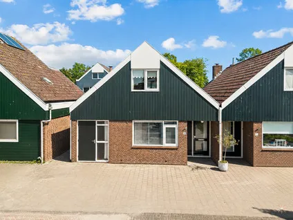 Twee-onder-één-kap te koop: Hooiland 76, De Top Urk