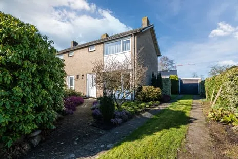 Tussenwoning te koop: Hooiweg 8, De Bouwen west Drachten