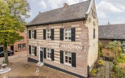 Twee-onder-één-kap te koop: Hoolstraat 1, Urmond ten westen van Julianakanaal Urmond
