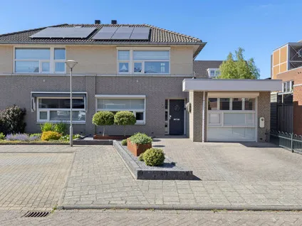 Hoekwoning te koop: Hoornbloem 2, Maasveld II Tegelen