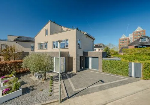 Hoekwoning te koop: Hoornbloem 32, Maasveld II Tegelen