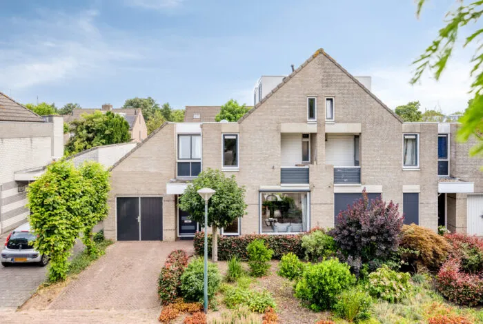 Twee-onder-één-kap te koop: Hoornbloem 5, De Stoof Grave