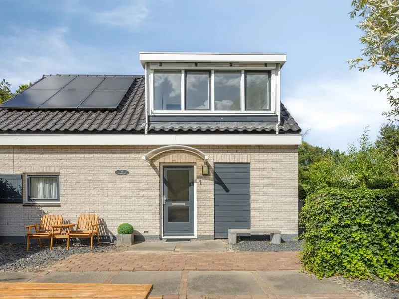 Twee-onder-één-kap te koop: Hopman de Rijklaan 1, Vrouwenpolder
