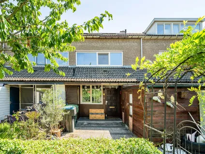 Tussenwoning te koop: Hopvlinder 6, Zijlwijk-Noord Leiden