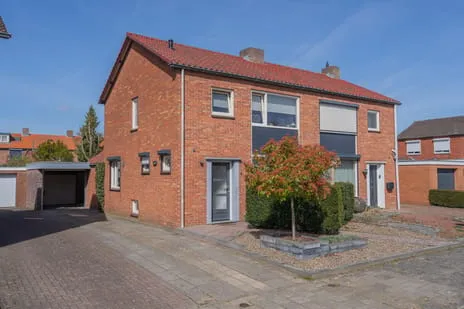 Twee-onder-één-kap te koop: Horionstraat 4, Kern Heythuysen Heythuysen