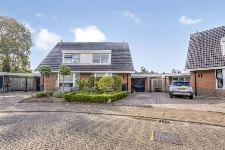 Twee-onder-één-kap te koop: Hornstrahof 5, Noord Heerenveen