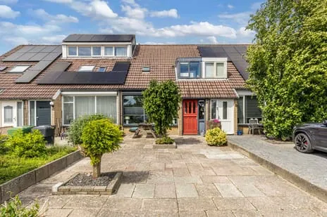 Tussenwoning te koop: Horscamp 61, De Spiker en het industrieterrein Hermes Harlingen