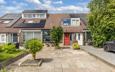 Terraced house for sale: Horscamp 61, De Spiker en het industrieterrein Hermes Harlingen