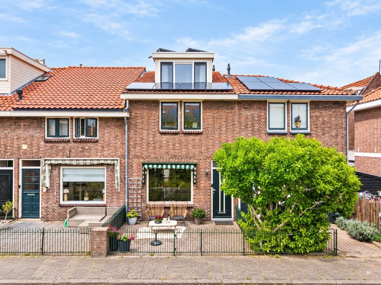Tussenwoning te koop: Hortensiastraat 16, Alphen Aan Den Rijn