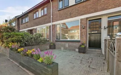 Tussenwoning te koop: Hortensiastraat 5, Van Boetzelaerstraat Alphen Aan Den Rijn