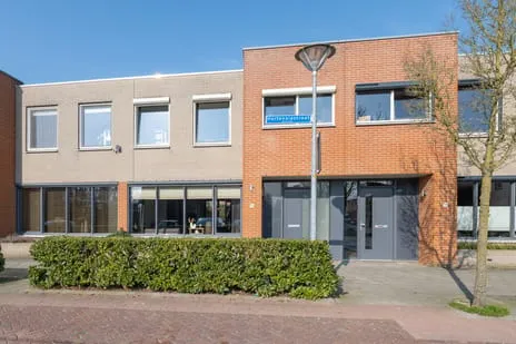 Tussenwoning te koop: Hortensiastraat 76, Barneveld