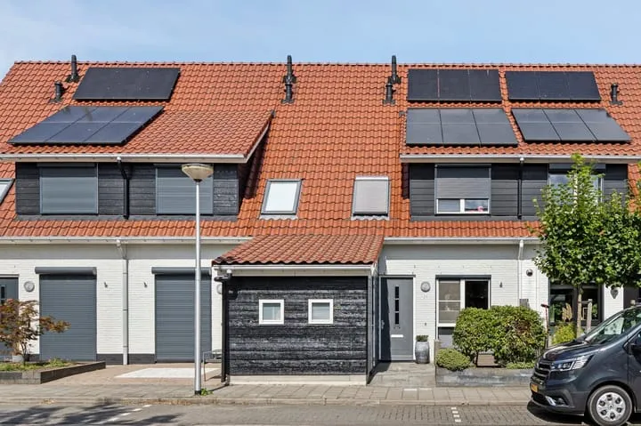 Tussenwoning te koop: Houthof 24, Streefkerk-Dorp Streefkerk