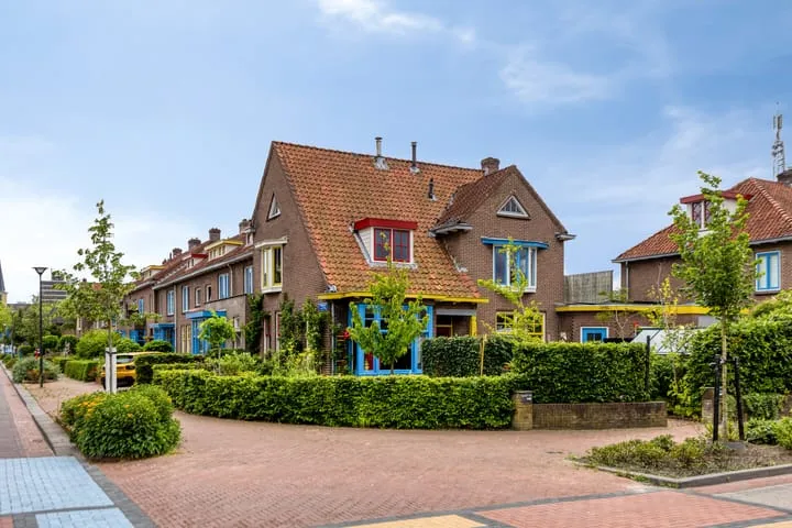 Hoekwoning te koop: Houtlaan 26, Drachten centrum Drachten