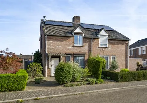 Twee-onder-één-kap te koop: Houtmortelsstraat 23, Thorn Thorn