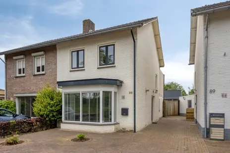 Twee-onder-één-kap te koop: Houtse Parallelweg 88, Houtsdonk Helmond