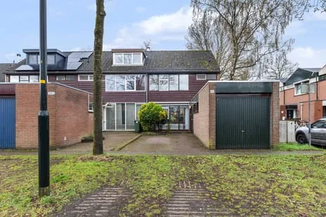 Hoekwoning te koop: Houtsnijdershorst 301, Matenhorst Apeldoorn