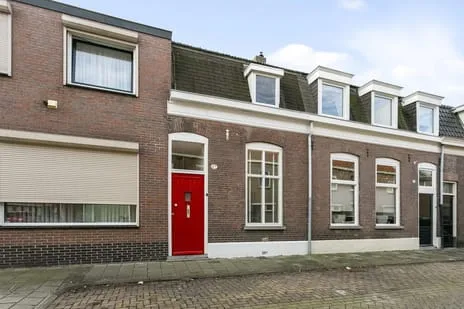 Tussenwoning te koop: Houtstraat 87, Pastorieklamp Oost Tilburg