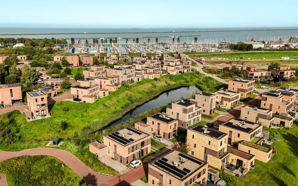 Twee-onder-één-kap te koop: Houtwal 25, Lelystad