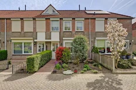 Tussenwoning te koop: Hubertus Schreudershof 16, Veen Veen