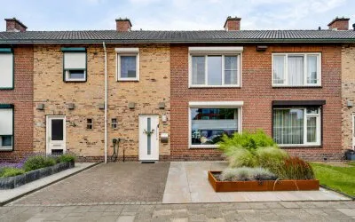 Tussenwoning te koop: Hubertusstraat 54, Peij Echt