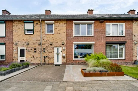 Tussenwoning te koop: Hubertusstraat 54, Peij Echt