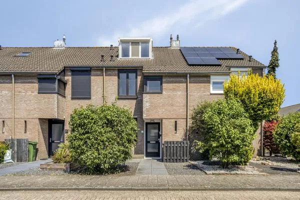 Terraced house for sale: Hudsonring 87, Venne-West Drunen