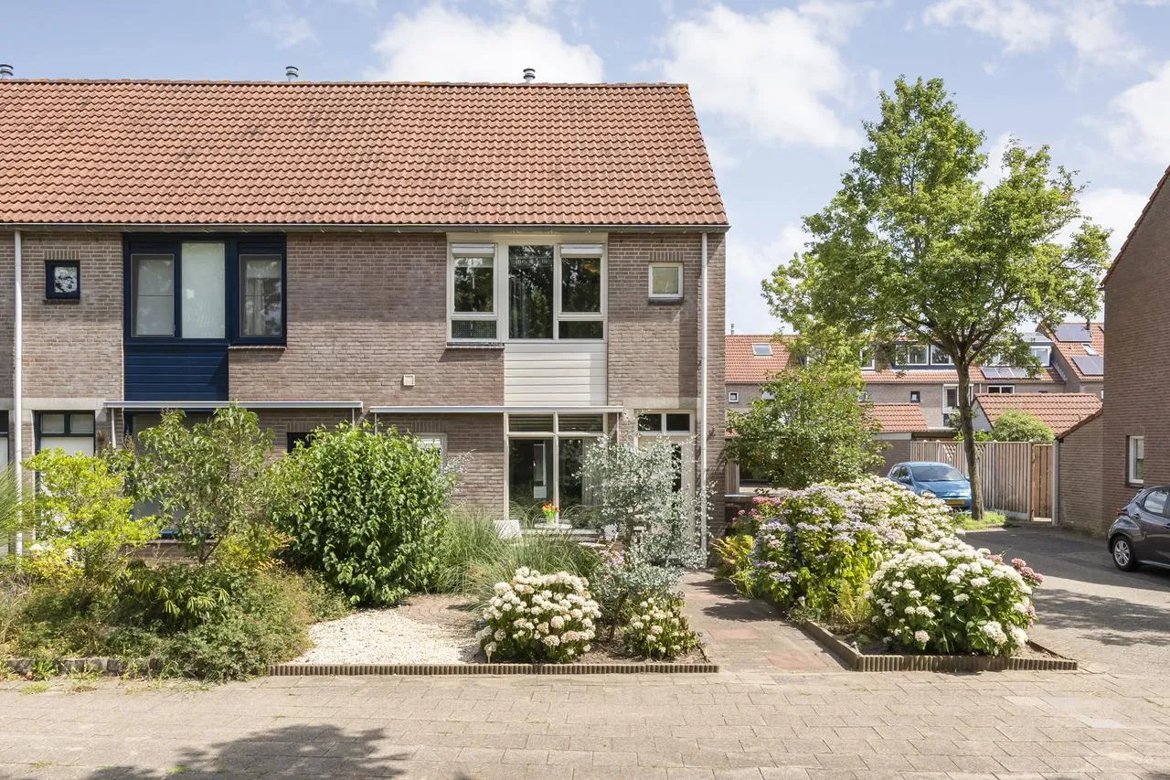 Hoekwoning te koop: Huetemate 17, Zwolle