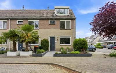 Hoekwoning te koop: Hugo de Grootlaan 1, Het Zand Ridderkerk