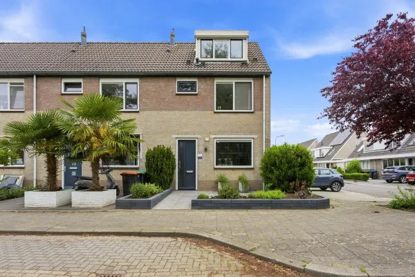 Hoekwoning te koop: Hugo de Grootlaan 1, Het Zand Ridderkerk