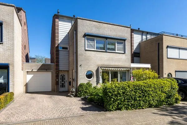 Tussenwoning te koop: Hugo de Grootstraat 8, Hoogerheide Hoogerheide