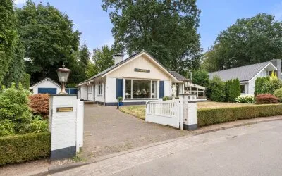 Vrijstaande woning te koop: Hugo de Vriespark 5, Lunteren