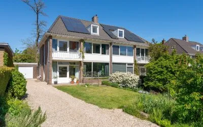 Twee-onder-één-kap te koop: Huijghenslaan 3, Angerenstein Arnhem