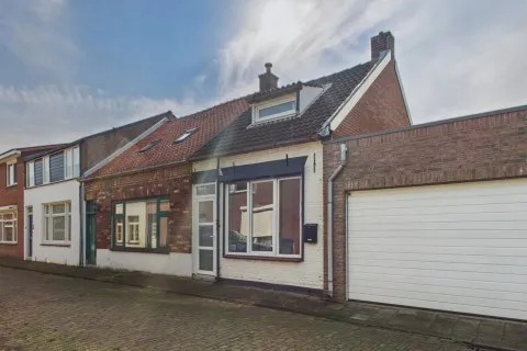 Hoekwoning te koop: Huijssenstraat 7, Zaamslag