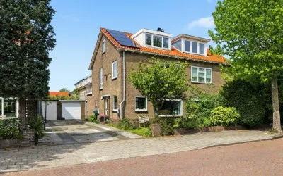 Twee-onder-één-kap te koop: Huis te Wissenlaan 45, Kerkpadbuurt Santpoort-Noord
