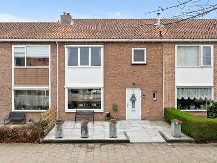 Tussenwoning te koop: Huis te Veldelaan 29, Maasland