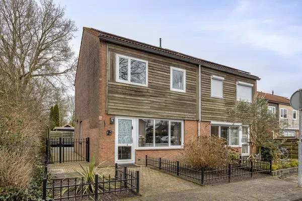 Hoekwoning te koop: Huismus 6, Emmen