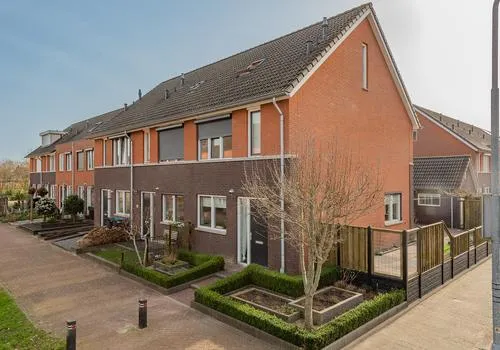 Hoekwoning te koop: Huisstede 2, Oldebroek