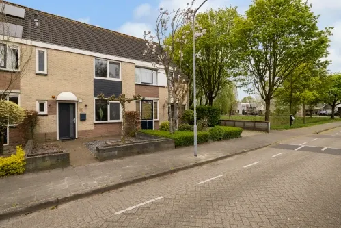 Tussenwoning te koop: Huisstede 23, Hoevelaken