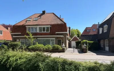 Twee-onder-één-kap te koop: Huizerweg 194, Waltherlaan Bussum