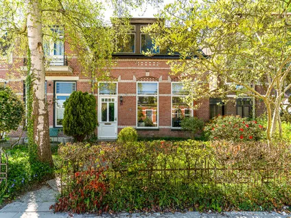 Twee-onder-één-kap te koop: Huizumerlaan 56, Huizum-Bornia Leeuwarden