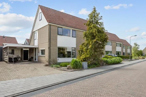 Twee-onder-één-kap te koop: Hulk 38, Franeker Hamburgerrak en st Want Franeker