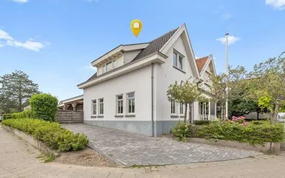 Twee-onder-één-kap te koop: Hulsdonksestraat 100, Hulsdonk Roosendaal