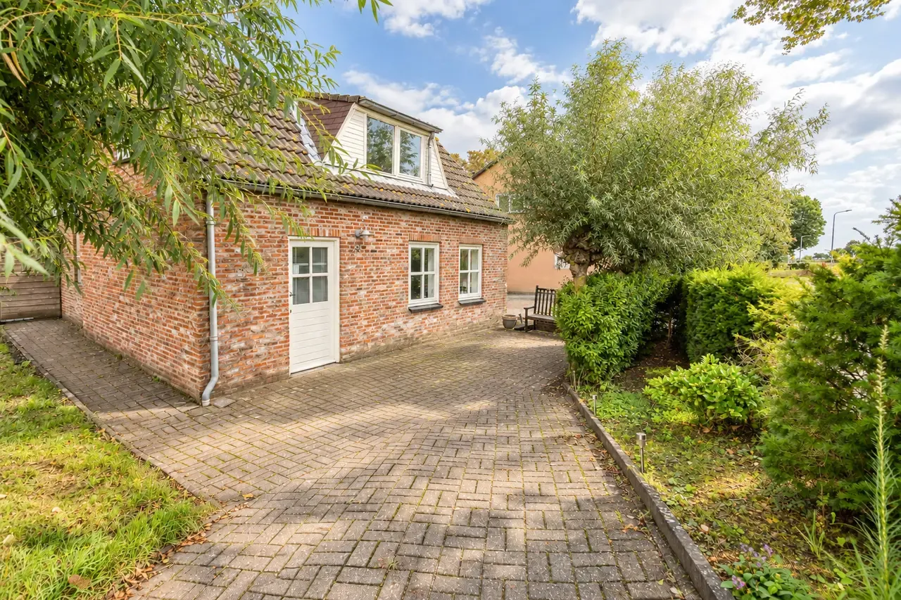 Vrijstaande woning te koop: Hulsterseweg 29, Axel