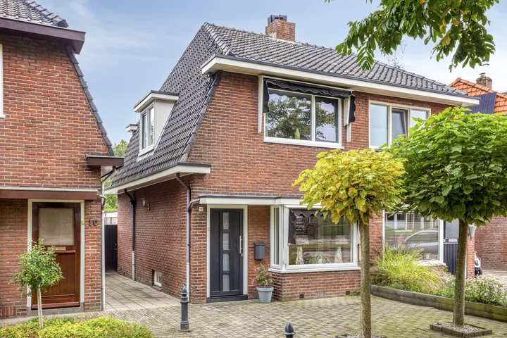 Huurwoning: Hulststraat 8 in Enschede - €3.150 per maand - 115m²