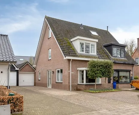 Twee-onder-één-kap te koop: Hulweg 39C, Centrum Lunteren Lunteren