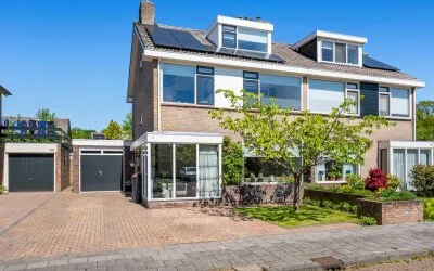 Twee-onder-één-kap te koop: Hunze 17, Landgoed Lariks Assen