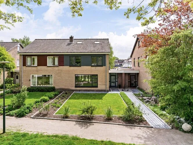 Tussenwoning te koop: Hunze 8, De Drait noordoost Drachten