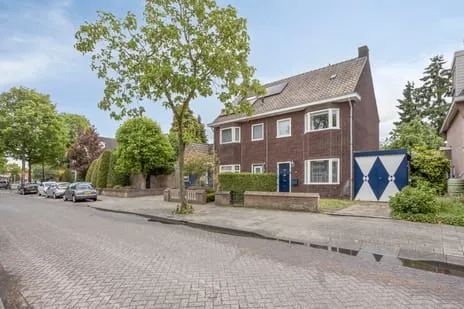 Twee-onder-één-kap te koop: Hurksestraat 36, Heipoort Helmond