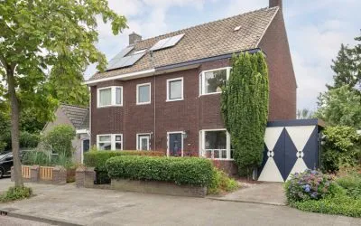 Twee-onder-één-kap te koop: Hurksestraat 36, Heipoort Helmond